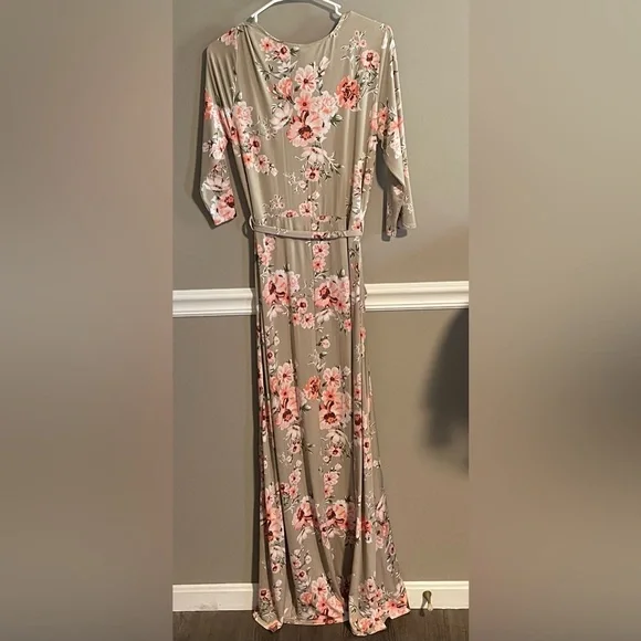 Floral Faux Wrap Maxi Dress. - Picture 4 of 7